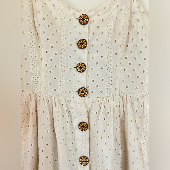 Urban Outfitters White eyelet midi dress size extra small - Picture 3 of 7